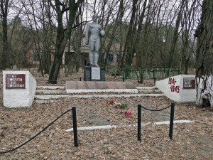 Kopatschi: Denkmal und Kindergarten